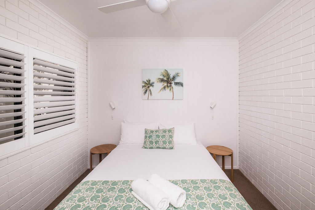 Room 6 Queen room.JPG